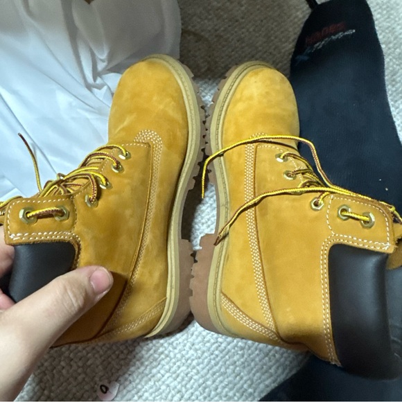 Timberland Kids Tan Boots - Picture 7 of 7